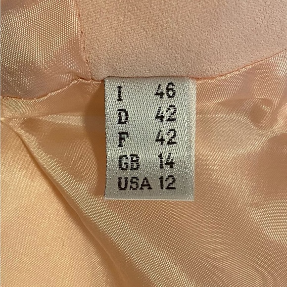 Vintage Cheap and Chic Moschino Cropped Pink Suit Jacket - Picture 4 of 6